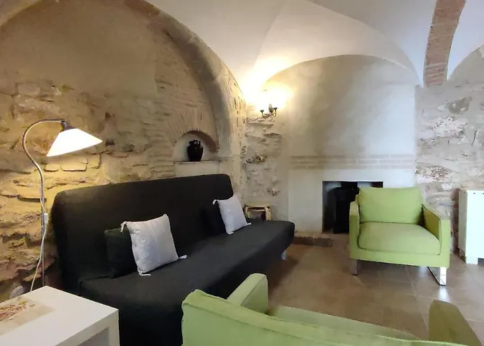 La Casina De Piedra Encanto - Parte Antigua De