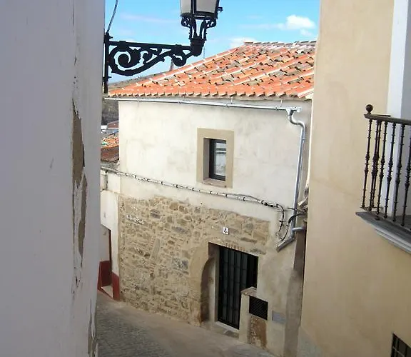 La Casina De Piedra Encanto - Parte Antigua De Caces